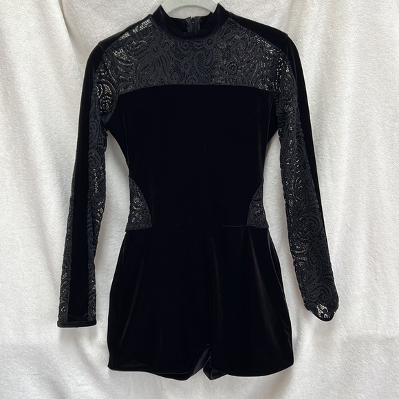 Black Velvet and Lace long sleeve dance romper Sz Adult Med - Picture 3 of 9